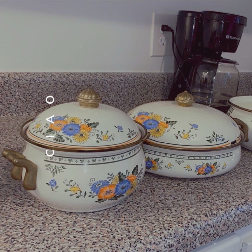 Antique pots and pan.